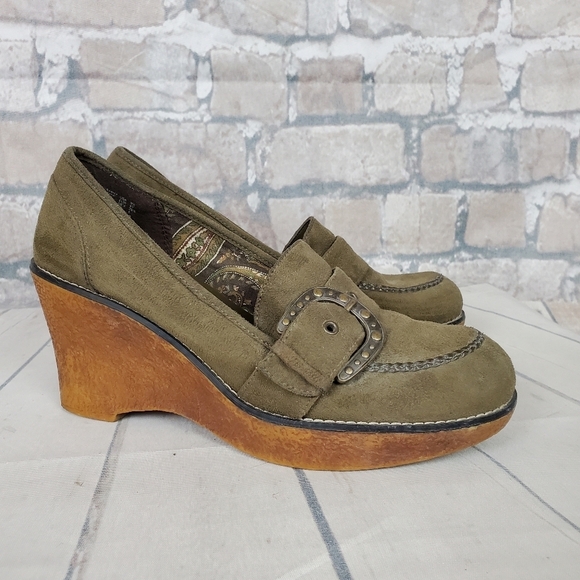 LOWER EAST SIDE Shoes - Vintage 90s Lower East Side Vegan Suede Wedge Loafer Olive Size 9 1/2  Platform